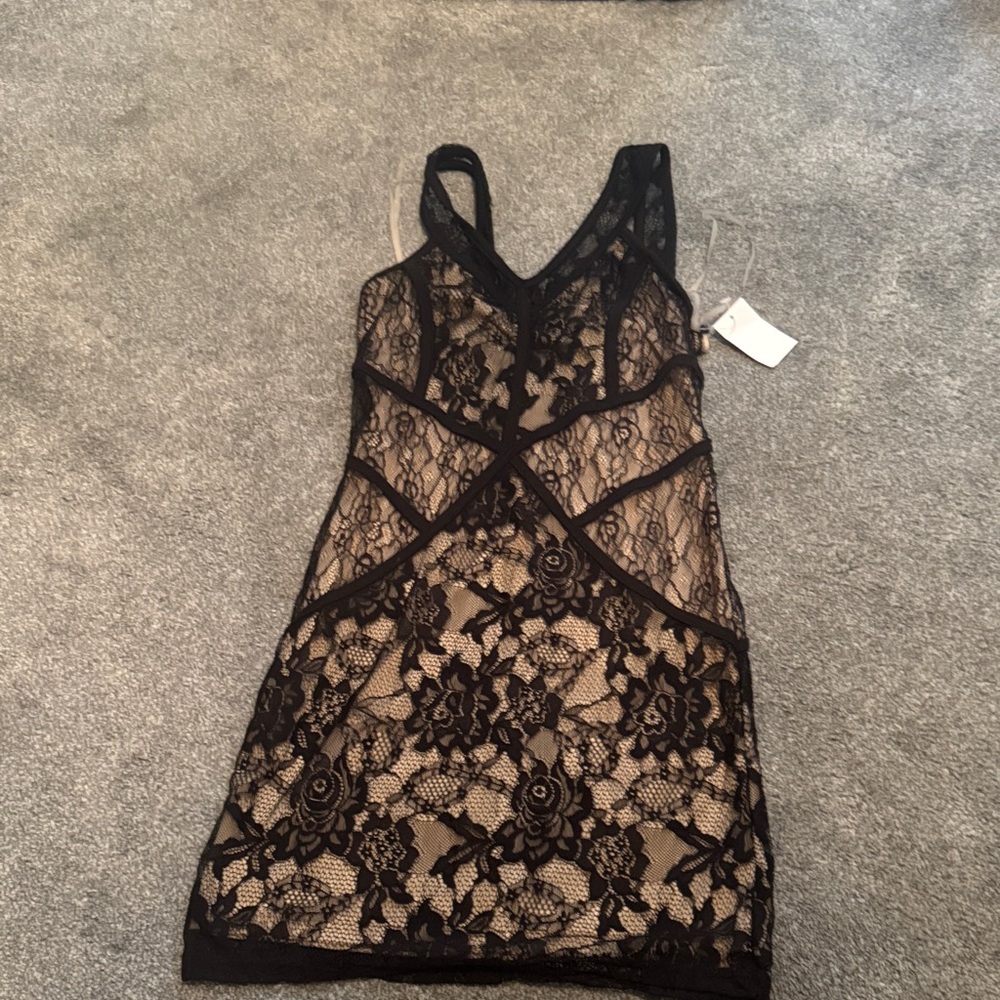 Elegant Black Lace Women's Sleepwear